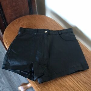 Hot Leathers: Medium Black leather shorts